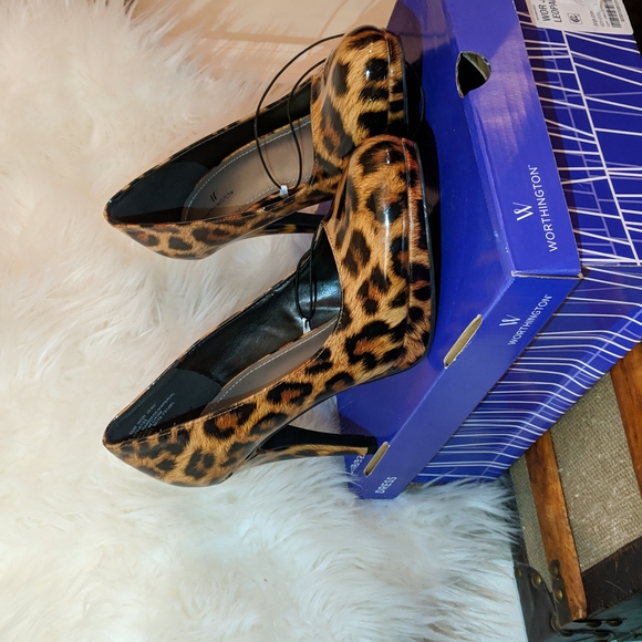 Worthington Leopard Heels - Picture 2 of 4
